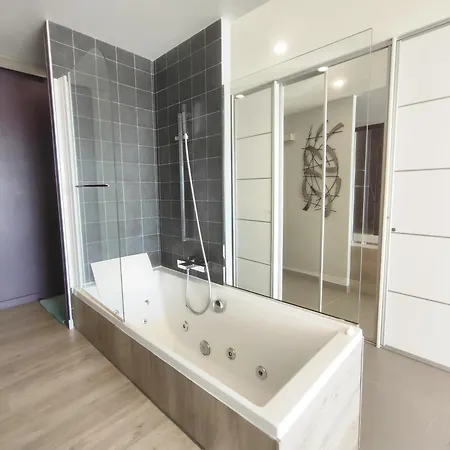 315, Port Ambonne, Village Naturiste Cap D'agde 아파트